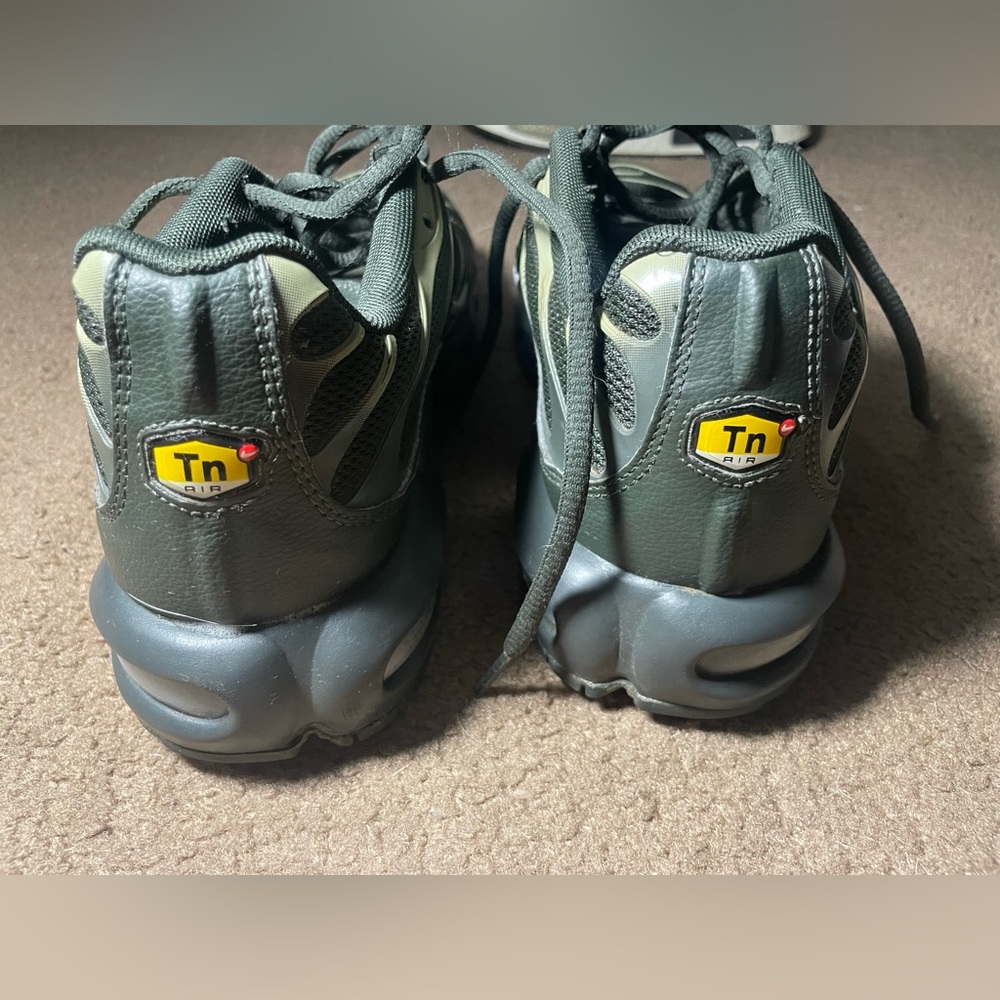 Nike Air Max Plus View 4